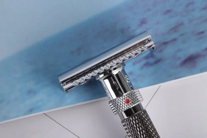 Yaqi Justerbar Sikkerhedsbarbermaskine – Barbermaskine med Dobbeltkant i Rustfrit Stål til Mænd (Krom / Gunmetal)