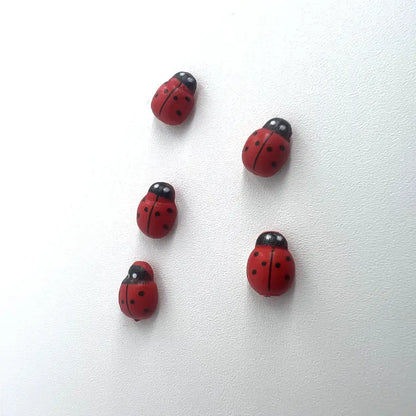 Mini-Marienkäfer aus Holz in Rot - 5 Stück